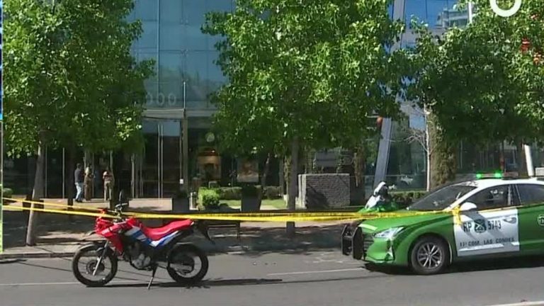 Más de $100 millones robados en dos minutos: Así fue el violento y veloz asalto a una óptica en Las Condes