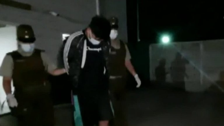 Intensa persecución: Carabineros detienen en Peñalolén a joven que robó auto en San Felipe