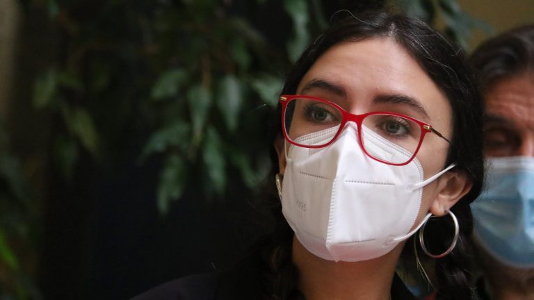 Camila Vallejo: “Me molesta que gastemos tiempo de nuestras vidas hablando de Franco Parisi”