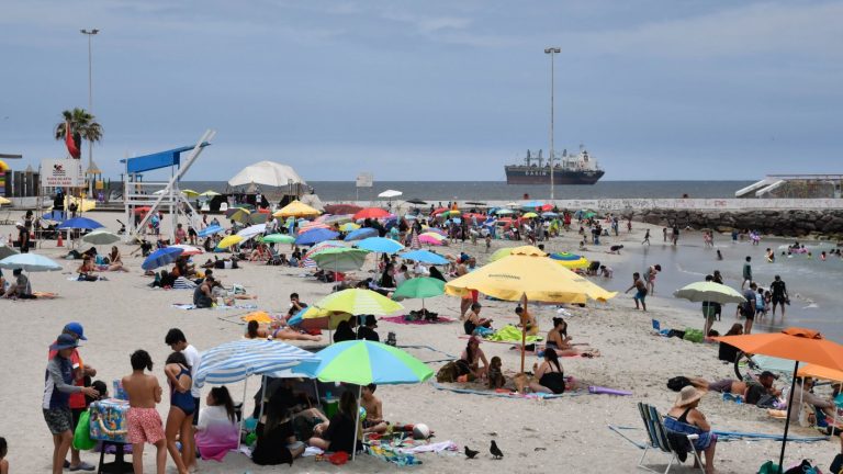 Respeta el Mar: Temporada estival comienza con sólo 46 playas habilitadas para el baño en Chile