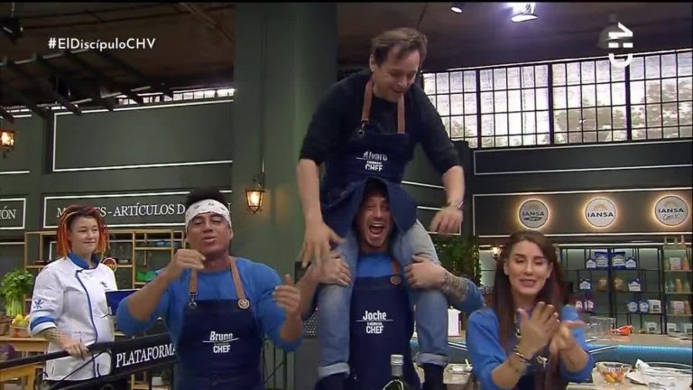 ¡Y aquí se viene azul azul con Alvarito que es una bomba! El actor recibió 