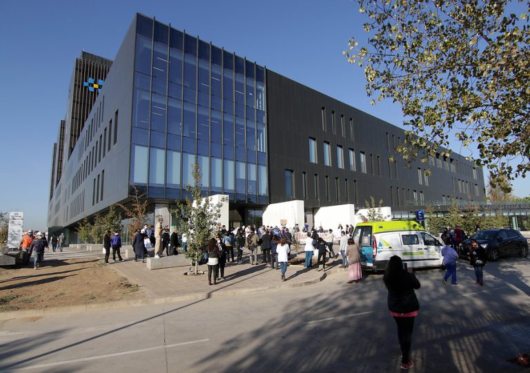 Denuncia de paciente reveló falta de oncólogos en el Hospital Félix Bulnes