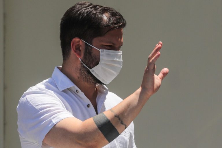 Gobierno de Boric buscará aumentar a $400 mil el sueldo mínimo durante su primer año