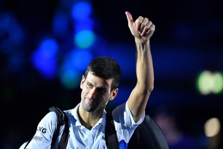 Djokovic desafía a Australia: Reaparece entrenando tras ser liberado por un juez local