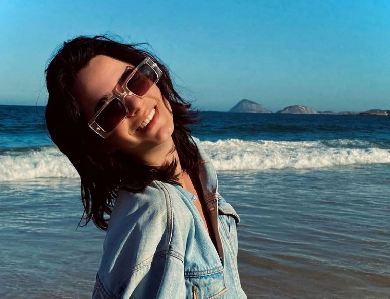 Conmoción en Brasil por muerte de modelo de 18 años tras complejo cuadro de COVID