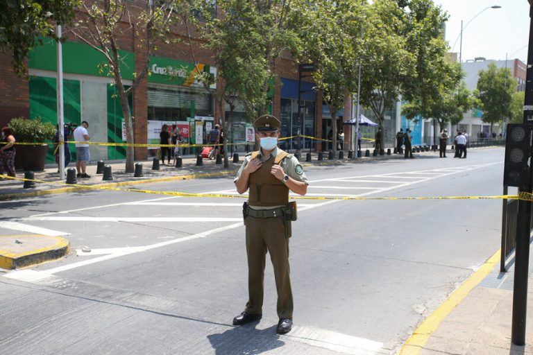 Balacera por intento de asalto a local del Mall Plaza Vespucio: Reportan a un civil herido