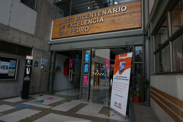 Liceos Bicentenario lideran puntajes PDT de establecimientos públicos en 12 regiones del país