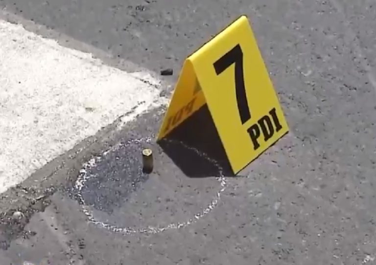 Revelan registro exclusivo de robo con balacera frente a un mall en La Florida