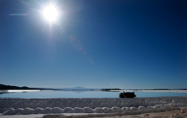 Gobierno y orden de suspender la licitación del litio: 