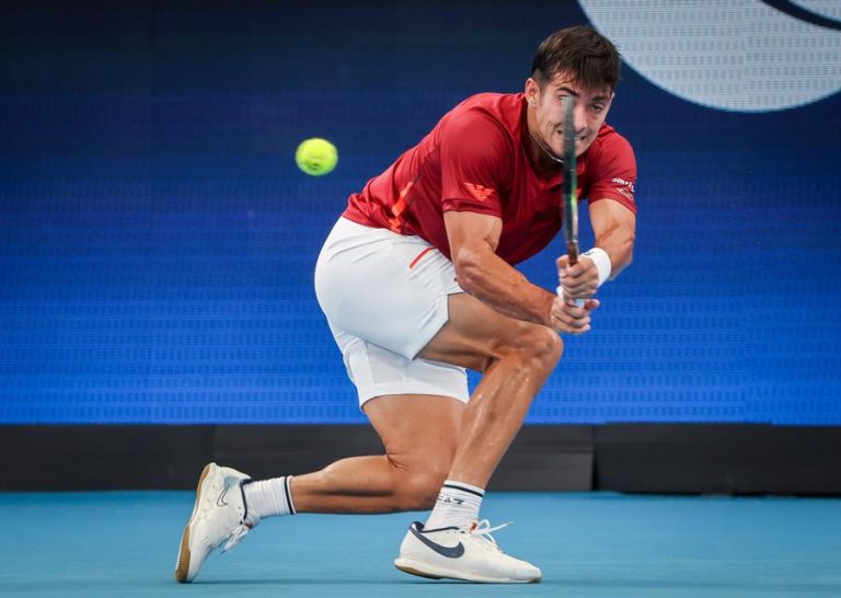 Sufriendo más de la cuenta: Garín se impone a Bagnis y avanza a la segunda ronda del Abierto de Australia