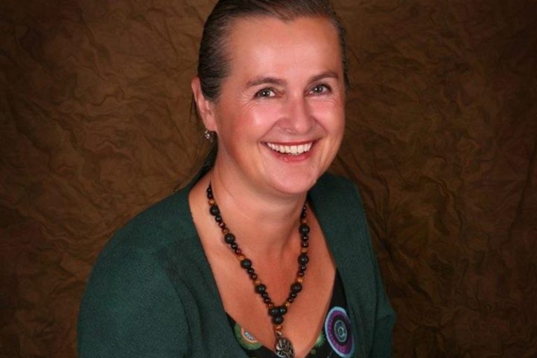 Fallece cantante que se contagió a propósito de COVID-19 para tener pasaporte sanitario sin vacunarse