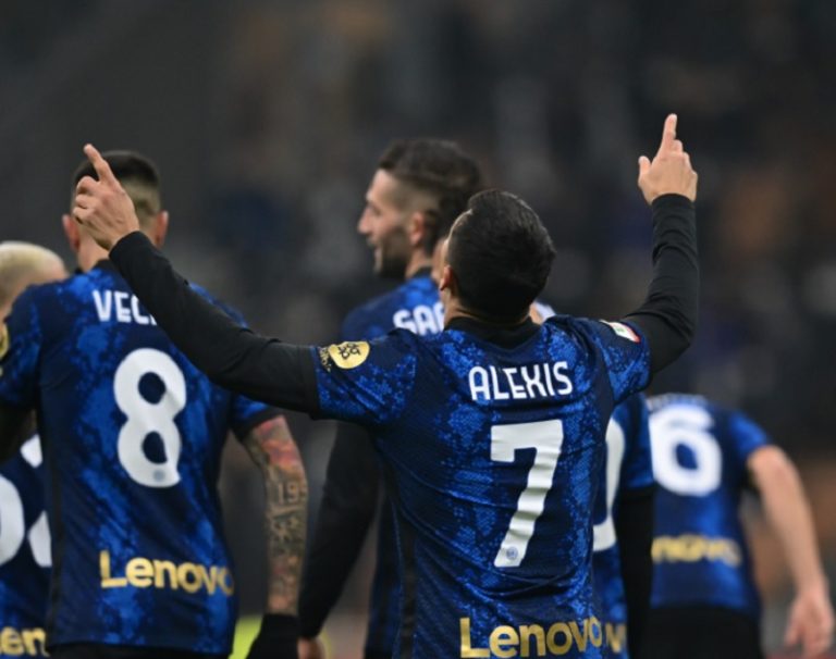 Alexis aporta con un golazo en ajustada victoria del Inter en Copa Italia