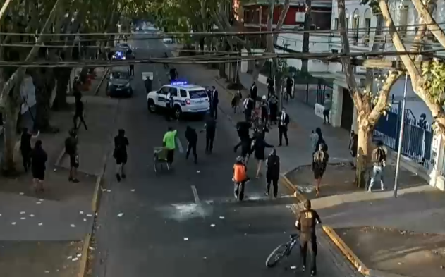 Incidentes se registran fuera de la oficina de Gabriel Boric