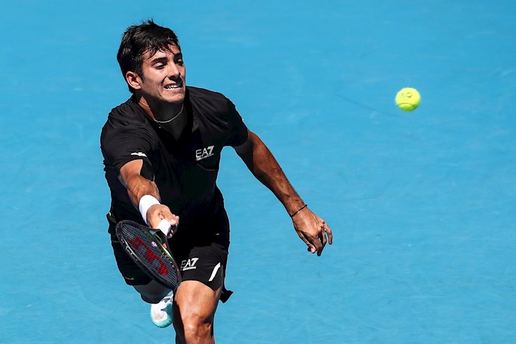 Un errático Garín no pudo contra Monfils y quedó eliminado del Abierto de Australia