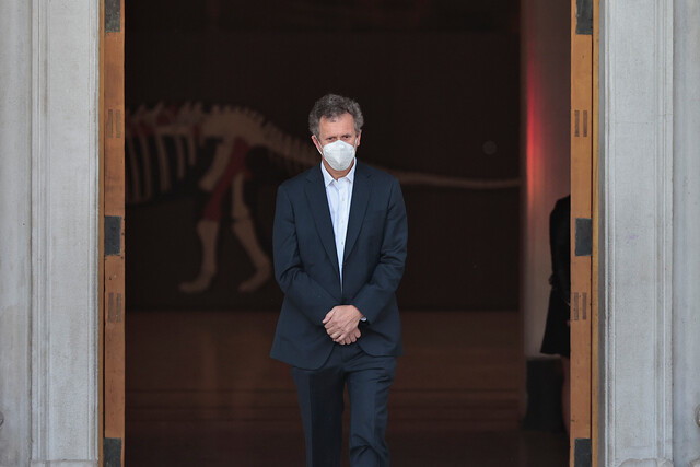 La anécdota del nuevo ministro de Transportes en una micro: Le robaron el celular y dos personas lo ayudaron