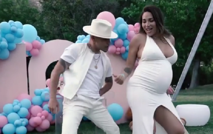 Con coreografía y vestidos de blanco: Lisandra Silva y Raúl Peralta revelaron el sexo de su segundo hijo