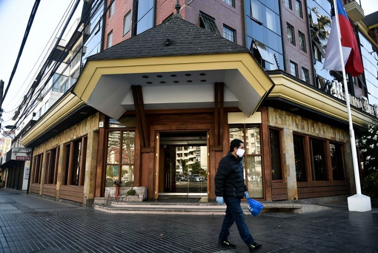 Hoteleros acusan deudas por residencias sanitarias: “Se le pidió una reunión al ministro Paris y no tuvimos respuesta”