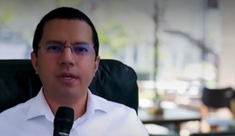 Ingeniero que no se vacunó se enteró que iba a ser papá y murió días después por COVID-19