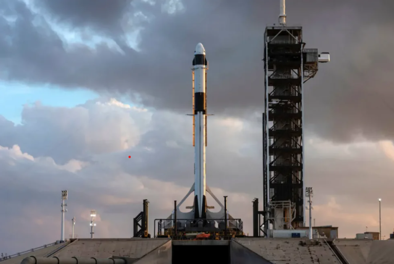 Cohete fuera de control de SpaceX se estrellará con la Luna