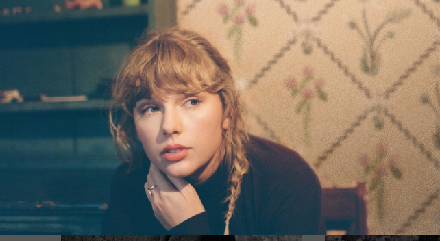 Fanático ebrio intentó ingresar a casa de Taylor Swift: Chocó su auto con la vivienda