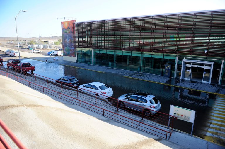 Paro en Iquique: Aerolíneas suspenden vuelos programados para este lunes