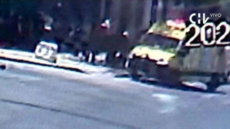 Disfrutaba de su hora de colación: Matan a joven que se resistió al robo de su celular en el centro de Santiago