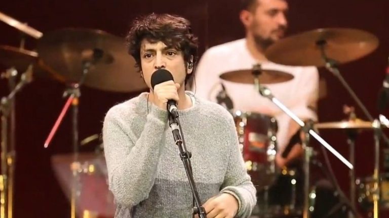 ¡También es músico! Quién es el célebre protagonista de 