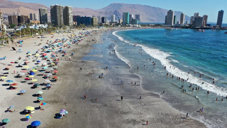 Verano 2022: ¿Qué tan frías son las aguas en las playas de Chile?