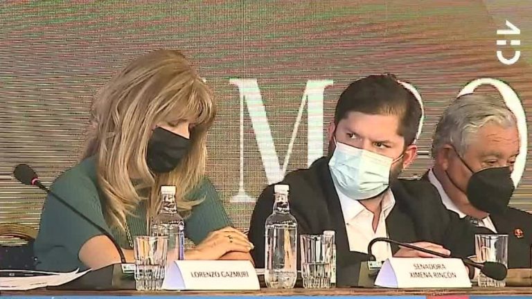 Tras polémicos dichos en micrófono abierto: Así fue el tenso encuentro de Ximena Rincón y Gabriel Boric