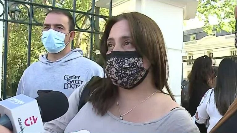 Sus hijos están condenados a 13 y 15 años de cárcel, pero estas madres esperan la ayuda de Gabriel Boric para dejarlos en libertad