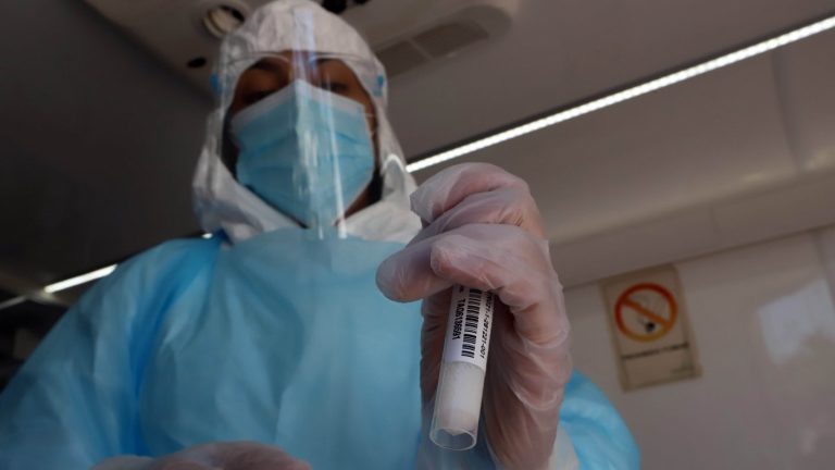 Nueva cifra récord: Chile registra 14.757 casos de Covid-19, la cifra más alta hasta la fecha