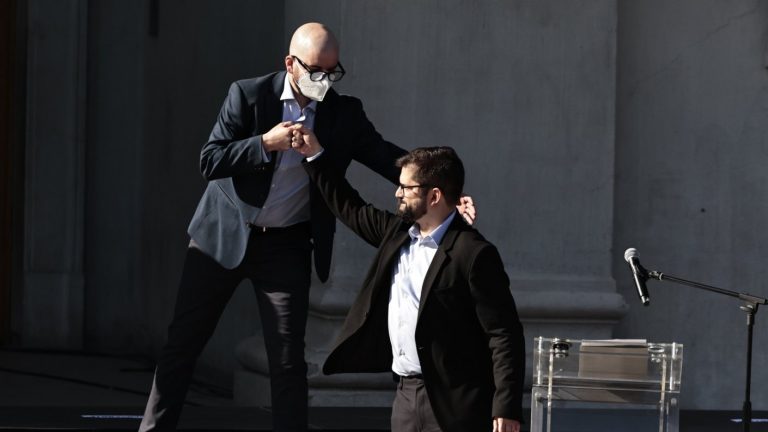 14 mujeres, 10 hombres y un edad promedio de 49 años: Este es el Gabinete de Gabriel Boric