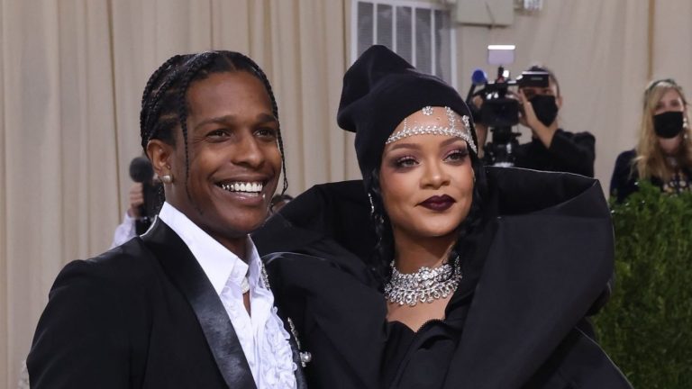 ¡Será madre! Filtran primeras fotos de Rihanna embarazada