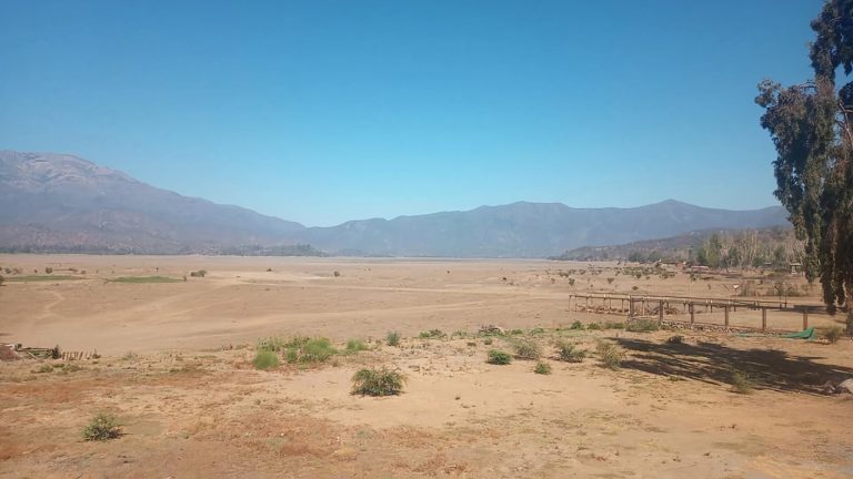Mal uso del agua en el agro y parcelas: Laguna de Aculeo se secó por acción humana según estudio