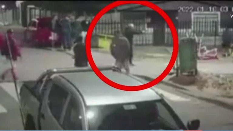 Violento ataque: Hinchas recibieron más de 30 disparos en plena calle en Coronel