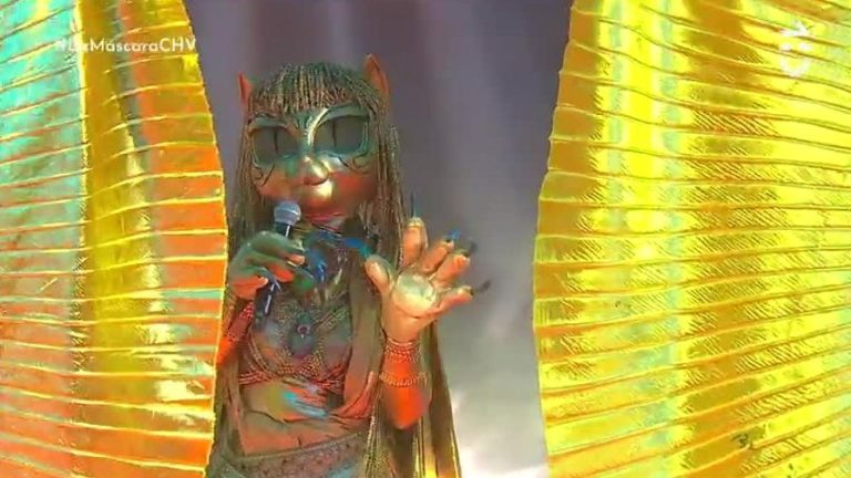 ¡Impecable interpretación! Al ritmo de Miguel Bosé Cleogata conquistó a los investigadores