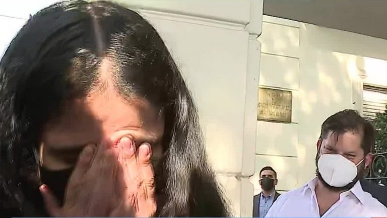 El emotivo encuentro entre Gabriel Boric y Antonia, la joven puntaje nacional que tiene TOC: “Cuando me llamó me puse a llorar”