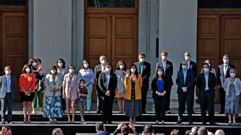 Privadas y públicas: Las cuentas de Twitter de los ministros y ministras de Gabriel Boric