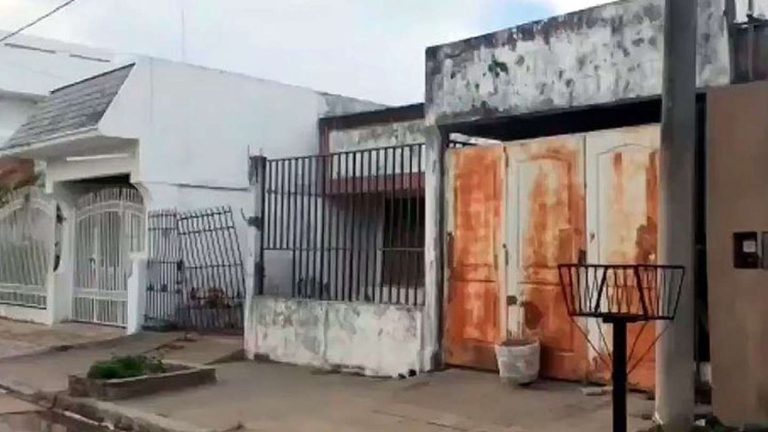 Mujer fue encontrada muerta en su casa junto al cadáver de su madre fallecida hace 2 años