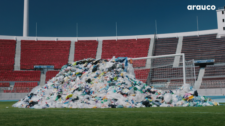 Estadio Cero Basura: Inédita iniciativa recicló toneladas de residuos tras partido de La Roja en Calama