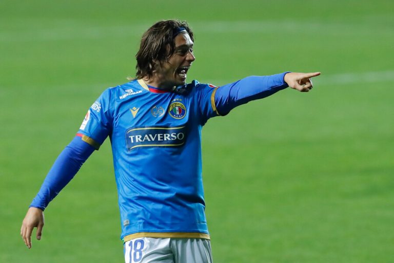 Joaquín Montecinos oficializa su llegada a México: Audax lo despide recordando sus mejores goles