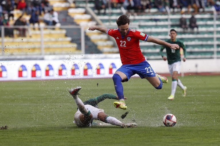 “Siempre dejas la vida”: La Roja y el Blackburn enloquecen con el nivel de Ben Brereton en triunfo de Chile