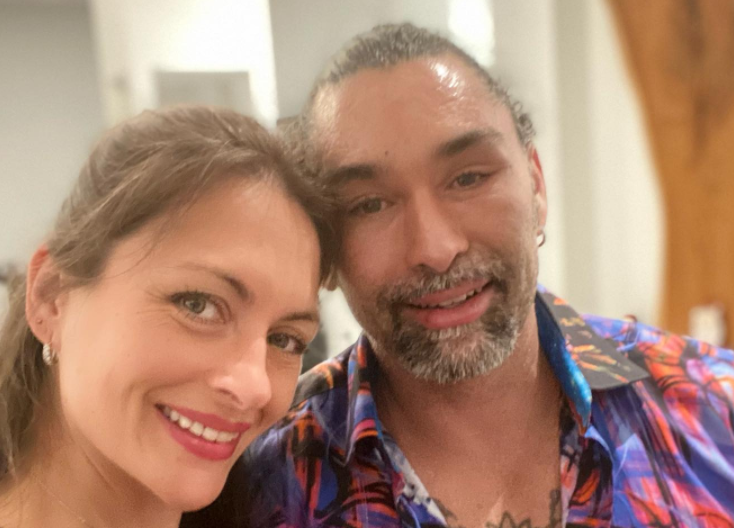 Esposa de Chino Ríos reveló que casi toda la familia se contagió de COVID-19: “A él le dio más fuerte”