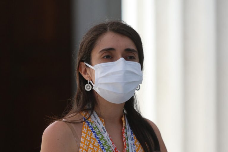 Presidenta de la Convención responde críticas de Lorena Panjean: 