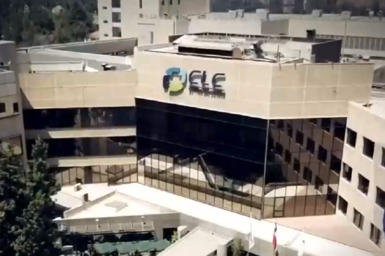 Mujer quedó en estado vegetal: Grave denuncia contra Clínica Las Condes