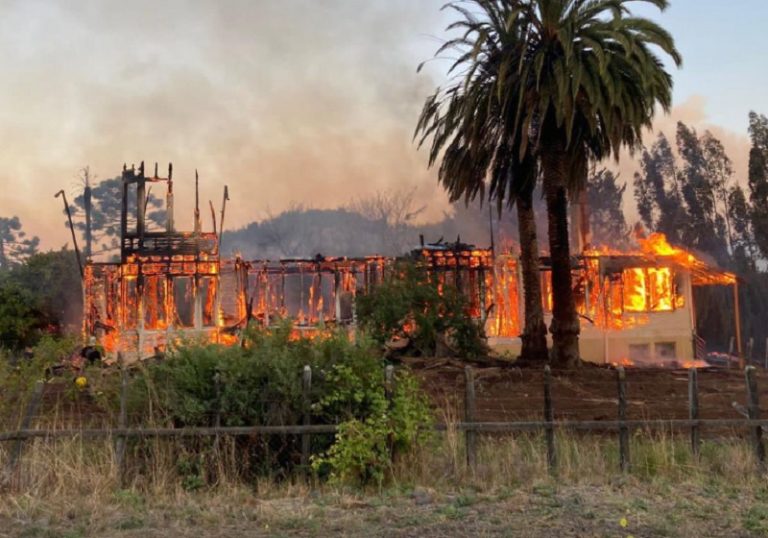 Incendio destruyó casa de diputado Diego Paulsen en La Araucanía: Se cree fue intencional