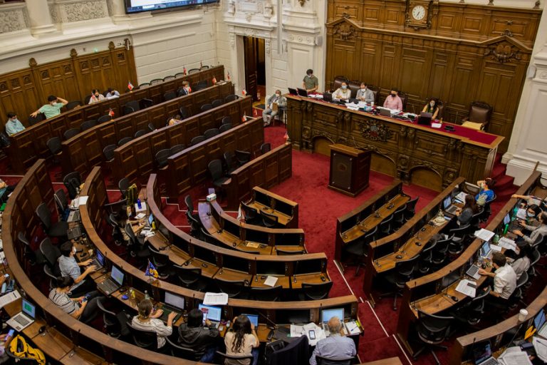 En votación dividida: Comisión de la CC rechaza en general la creación de un Consejo de Medios