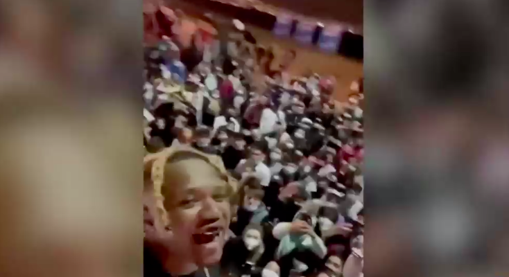 Polémica por masivo show de Polimá WestCoast en plena playa de Reñaca: Trató de llegar en un camión