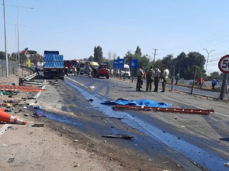 San Fernando: Accidente múltiple deja dos fallecidos en la Ruta 5 Sur