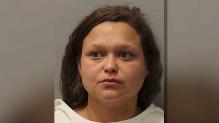 Mujer confesó que asesinó a su hijo de 6 años y a su perro: Acusó que 